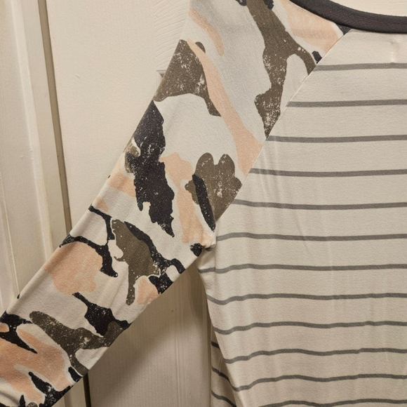 3/4in Sleeve Maurice's Striped/Camo print 24/7 Shirt - Picture 4 of 9